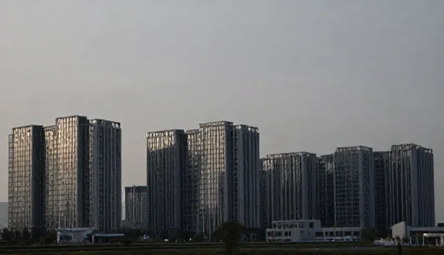 在加工精度不足时，如何选择适合的生产加工方案？